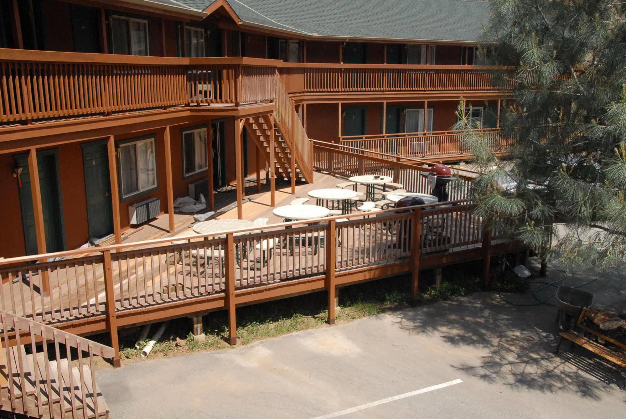 Corral Creek Lodge 克恩维尔 外观 照片